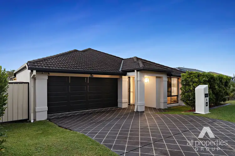 8 Girraween Crescent, Parkinson QLD 4115