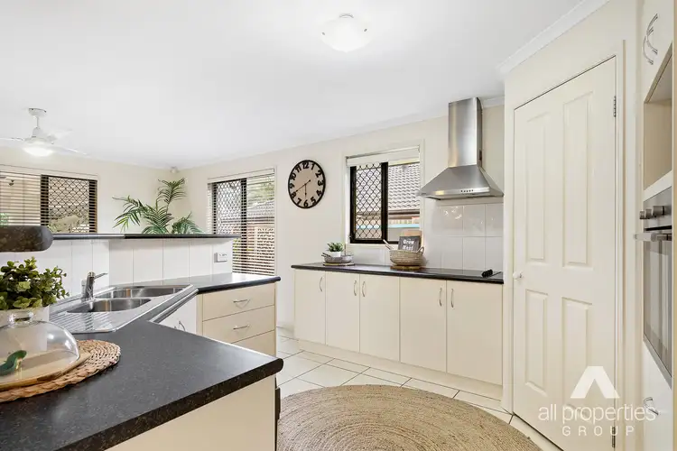 Second view of Homely house listing, 8 Girraween Crescent, Parkinson QLD 4115