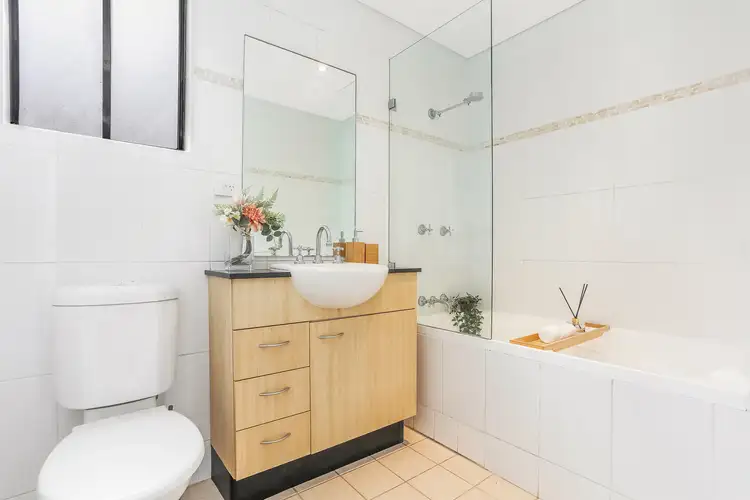 Sixth view of Homely apartment listing, 4/1 Bennett Street, Bondi NSW 2026