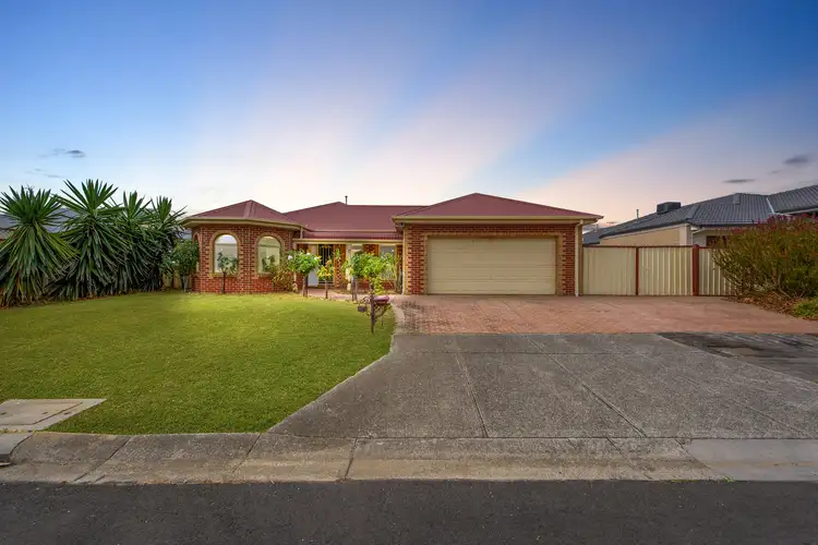 7 The Peak, Hillside VIC 3037