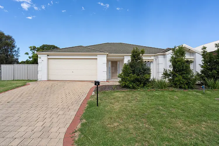 1 Westbury Court, Woodcroft SA 5162