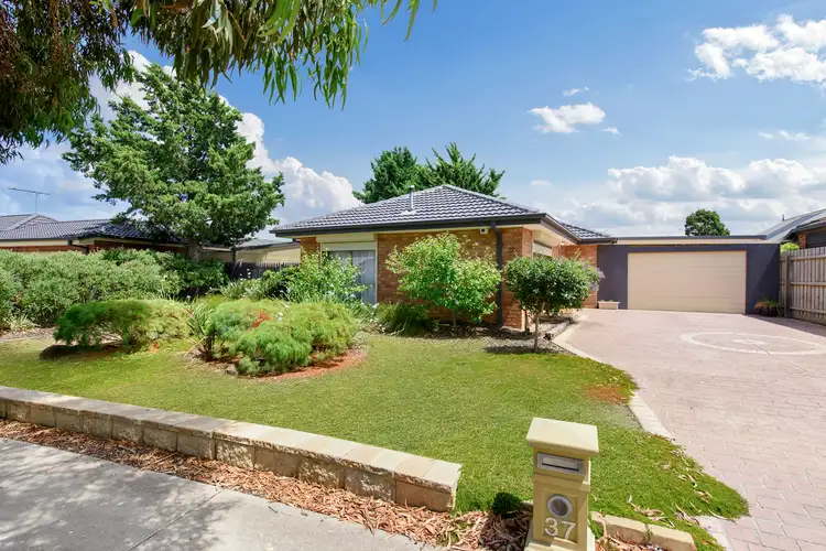 37 Stagecoach Crescent, Sydenham VIC 3037