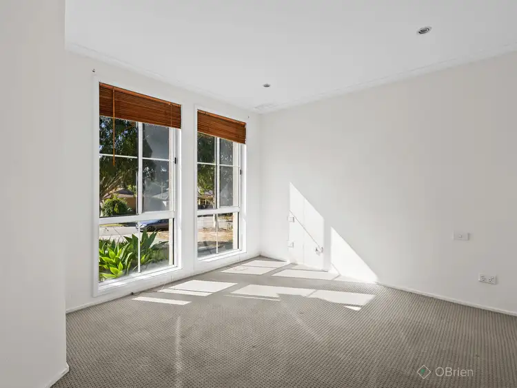 Fifth view of Homely house listing, 10 Wanderer Court, Berwick VIC 3806