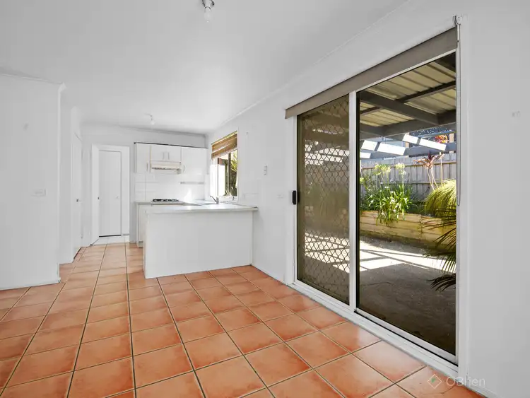 Sixth view of Homely house listing, 10 Wanderer Court, Berwick VIC 3806