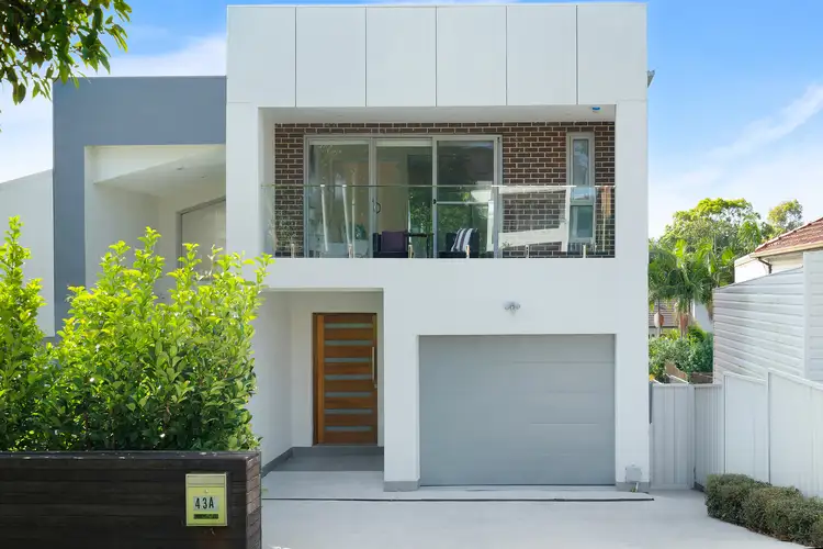 43a Mavis Avenue, Peakhurst NSW 2210