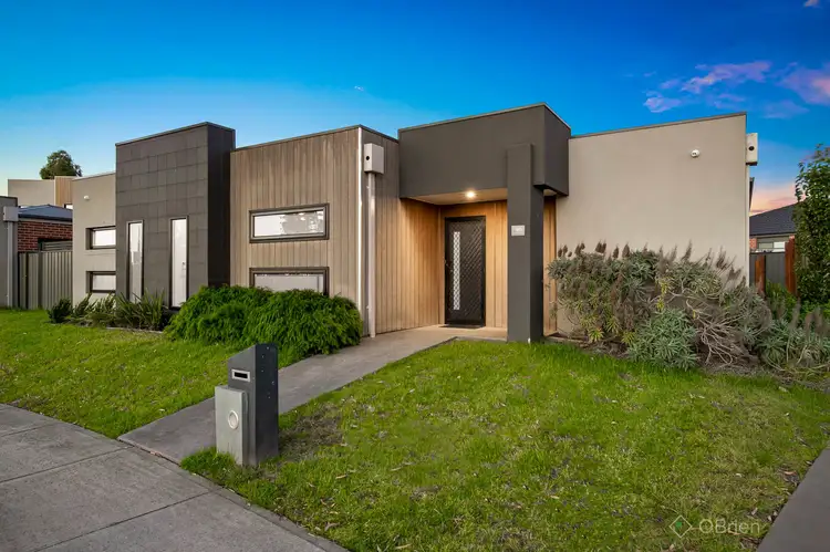 90 Mackillop Way, Clyde North VIC 3978