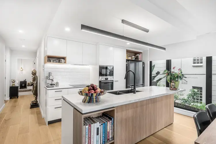 2/92-96 Ernest Street, Manly QLD 4179