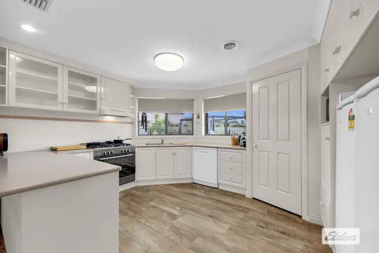 Second view of Homely house listing, 6 Creighton Court, Lavington NSW 2641