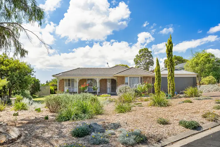 3 Ridgefield Close, Aberfoyle Park SA 5159