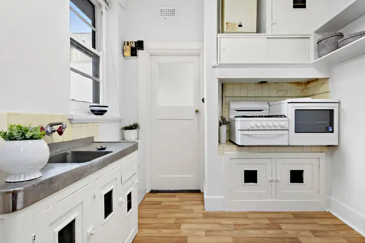 Fifth view of Homely apartment listing, 2/22 Glen Eira Road, Ripponlea VIC 3185