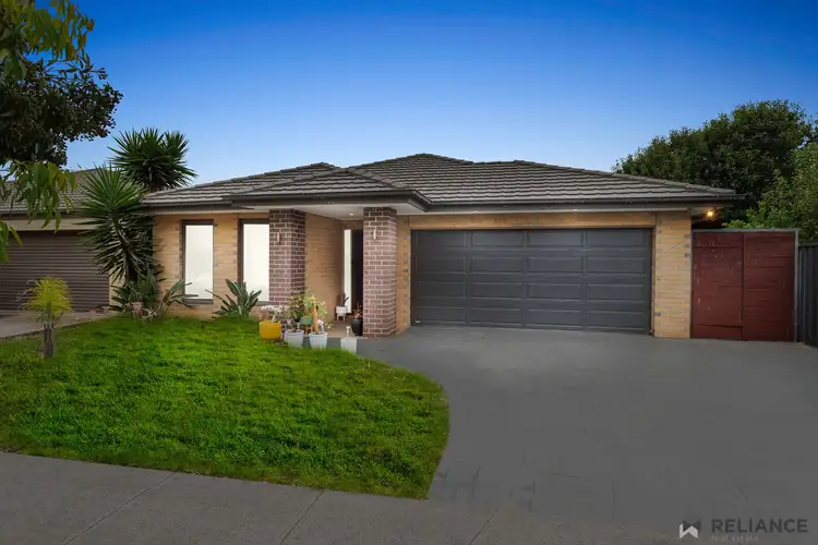 21 Cardinia Grove, Manor Lakes VIC 3024