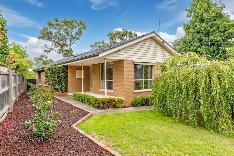 9 Marina Drive, Mount Clear VIC 3350