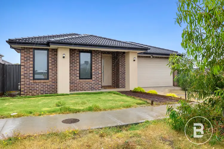 8 Mary Drive, Alfredton VIC 3350