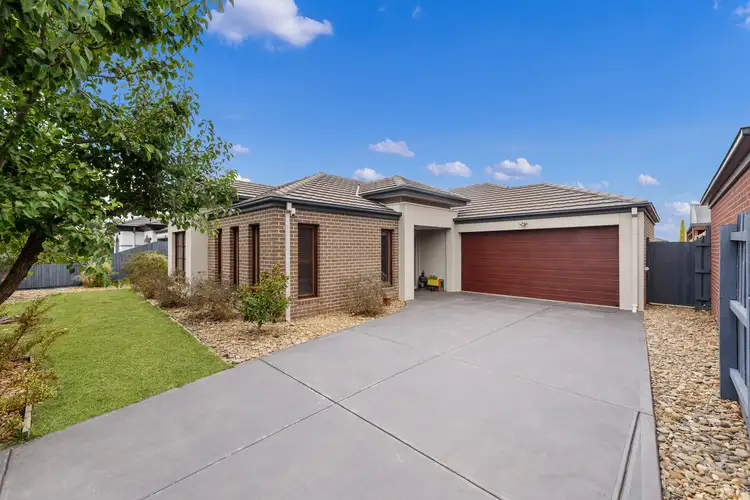 52 Double Bay Drive, Taylors Hill VIC 3037