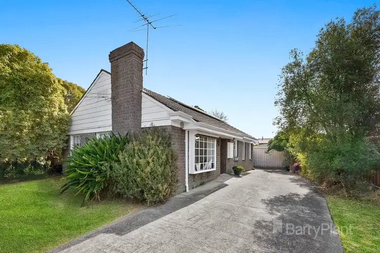 11 Honey Grove, St Albans VIC 3021