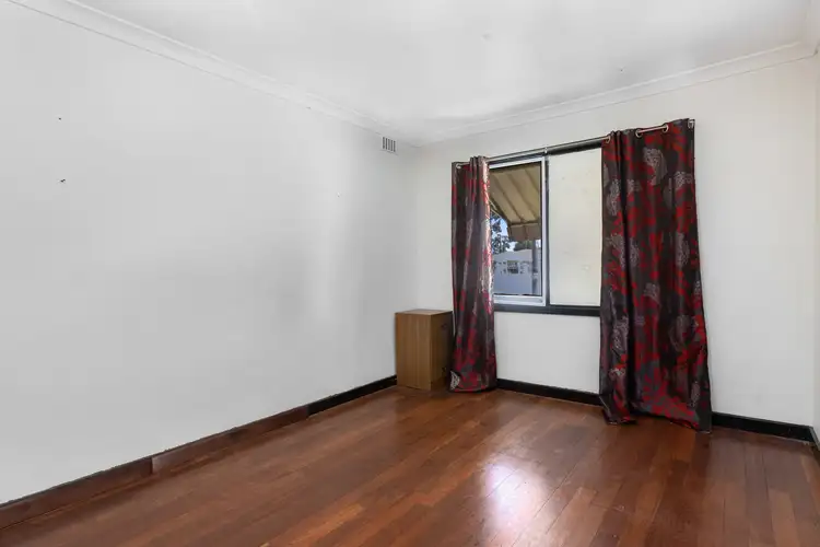84 Amberton Avenue, Girrawheen WA 6064