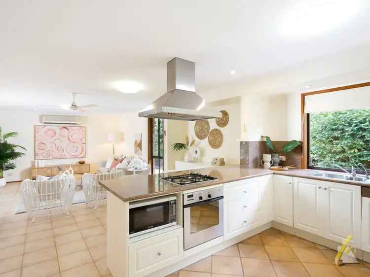 Sixth view of Homely house listing, 8 Castlewood Close, Kenmore Hills QLD 4069