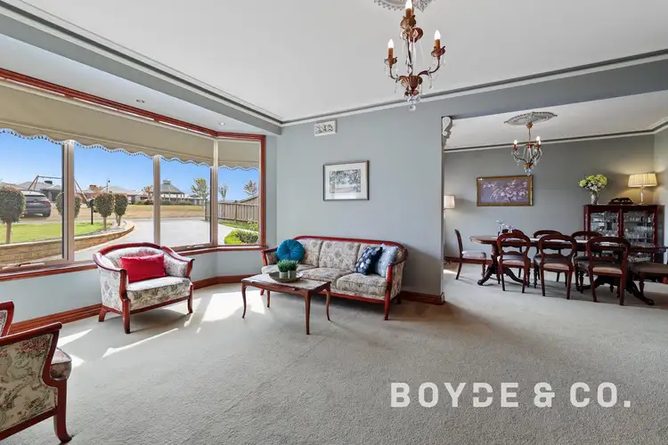 Fifth view of Homely house listing, 3 Lyndhurst Square, Drouin VIC 3818