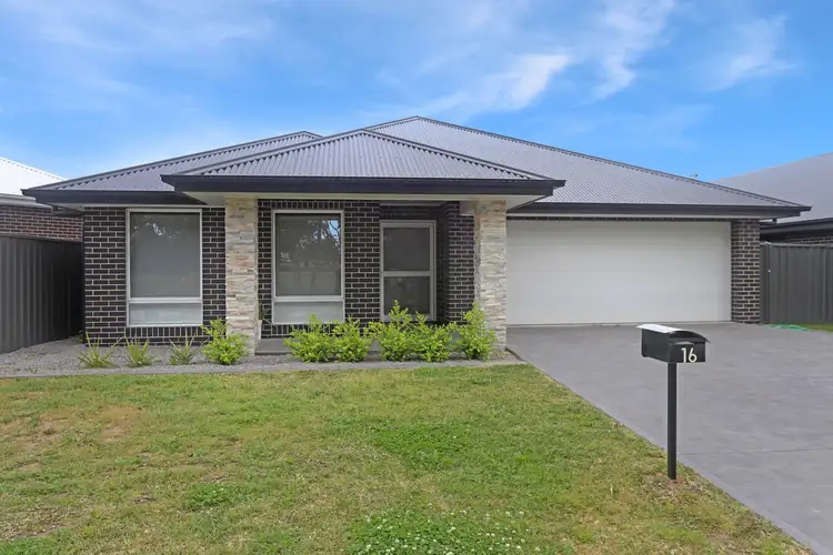 16 Stone Place, Goulburn NSW 2580