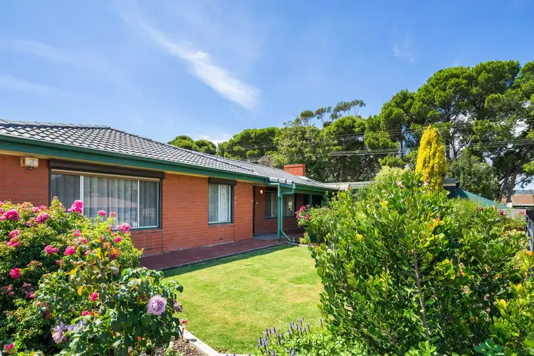 1 Leech Avenue, Morphett Vale SA 5162