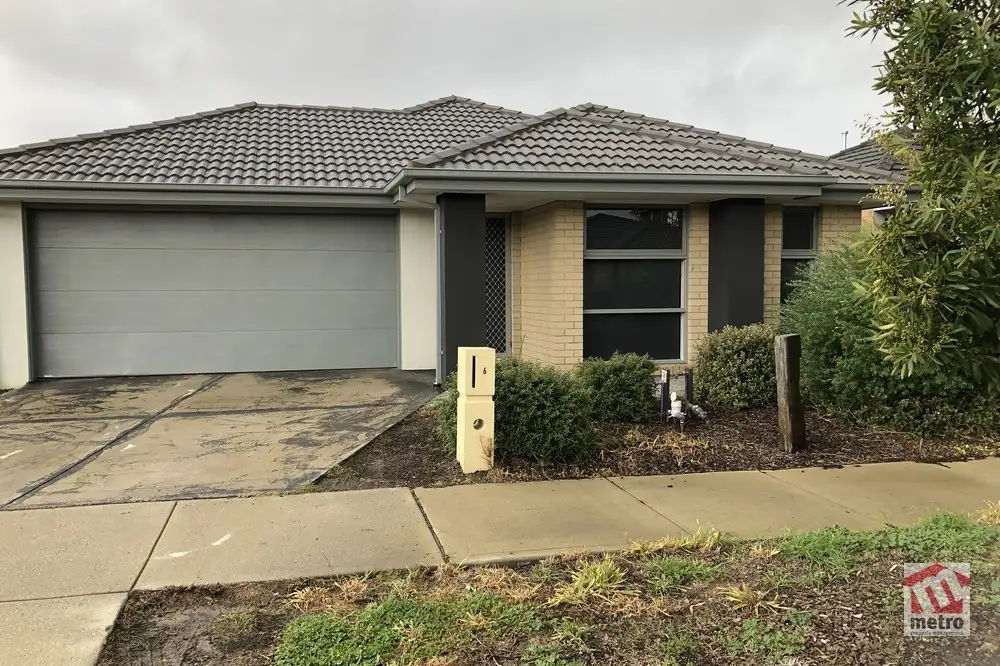 Main view of Homely house listing, 6 Comet Chase, Narre Warren VIC 3805