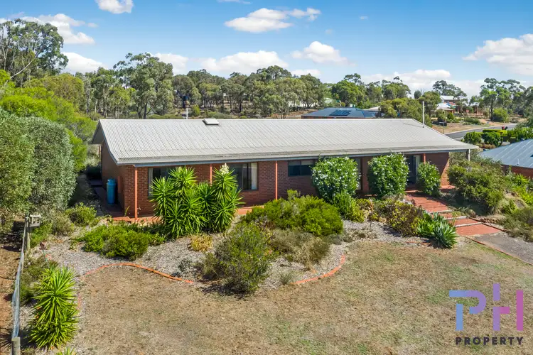 20 Michelle Drive, Maiden Gully VIC 3551