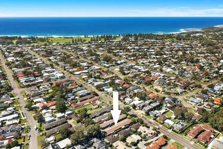 Fourth view of Homely villa listing, 3/18 McLachlan Avenue, Long Jetty NSW 2261