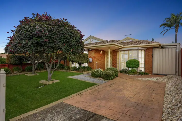 5 Hepburn Place, Sydenham VIC 3037
