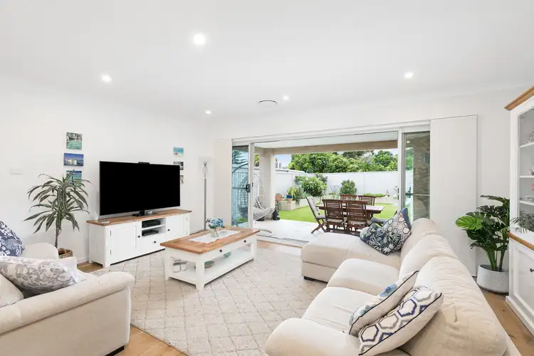 20A Bimbadeen Avenue, Miranda NSW 2228