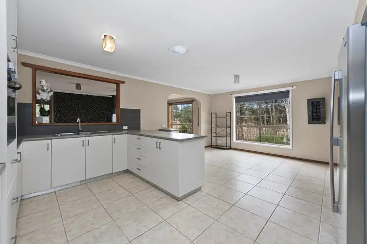 Fifth view of Homely house listing, 19 Deborah Court, Haddon VIC 3351