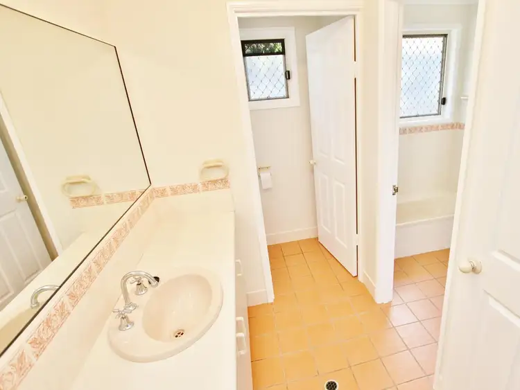 Fifth view of Homely house listing, 2 Waratah Place, Kawana QLD 4701