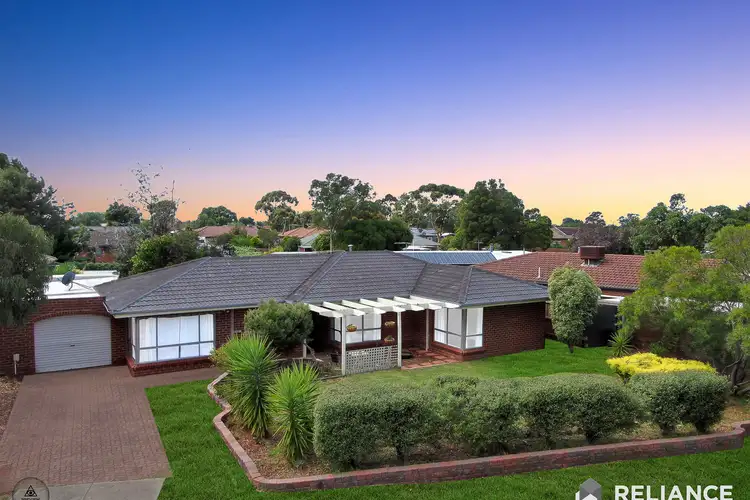 10 Madeleine Place, Melton West VIC 3337