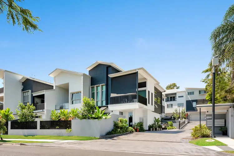 1/6 Stirrat Street, Coorparoo QLD 4151