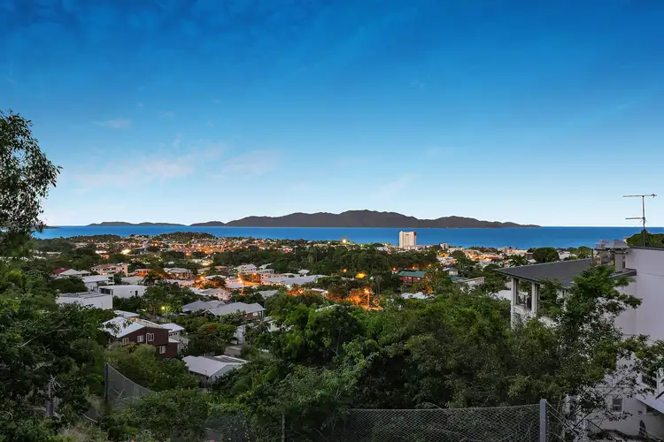 2/46 Victoria Street, Townsville City QLD 4810