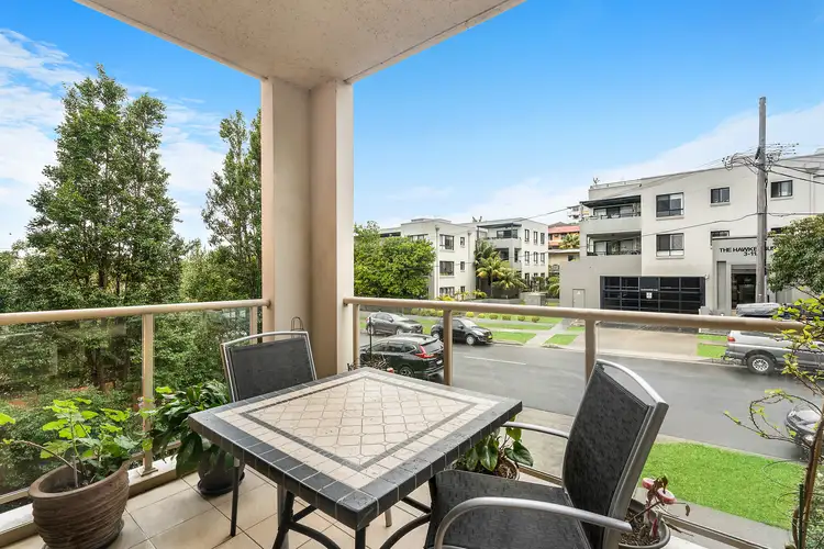 Main view of Homely unit listing, 19/2-10 Hawkesbury Avenue, Dee Why NSW 2099