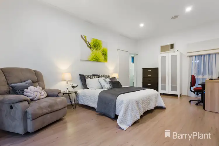 Fifth view of Homely house listing, 2 Laturns Court, Vermont South VIC 3133