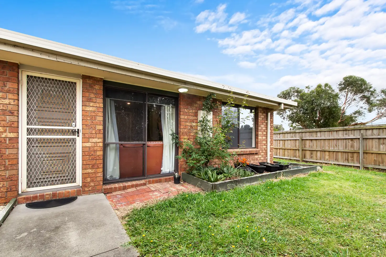 Main view of Homely unit listing, 2/2 Barbor Court, Traralgon VIC 3844