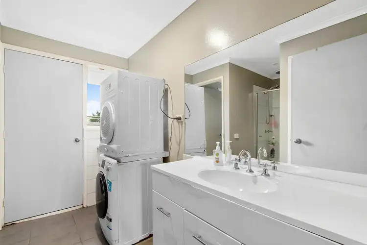 Sixth view of Homely unit listing, 2/2 Barbor Court, Traralgon VIC 3844
