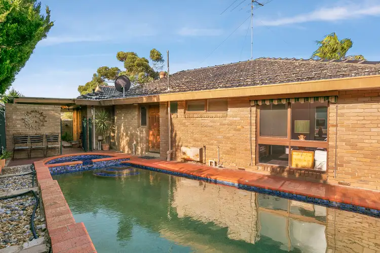 33 Hopkins Avenue, Keilor VIC 3036