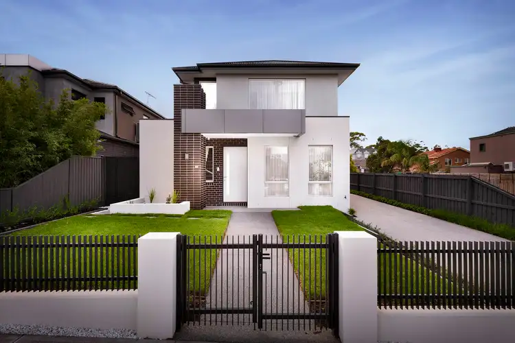 100 Deakin Street, Essendon VIC 3040