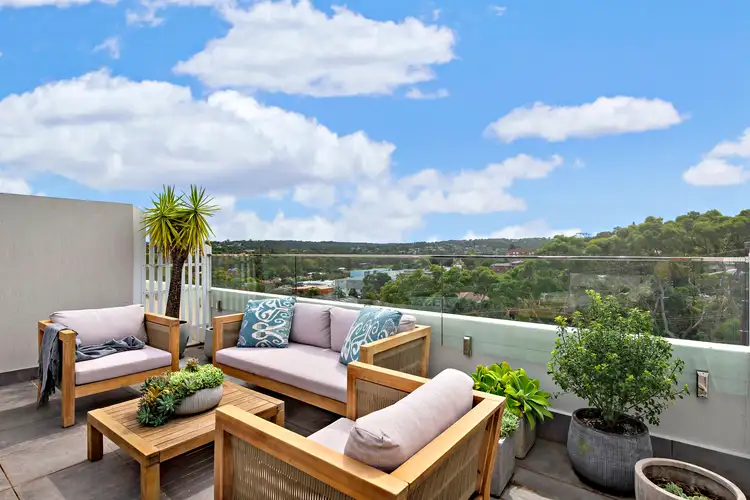Third view of Homely apartment listing, 17/35 Dalley Street, Queenscliff NSW 2096