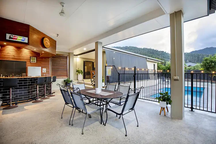 16 Endeavour Circuit, Cannonvale QLD 4802