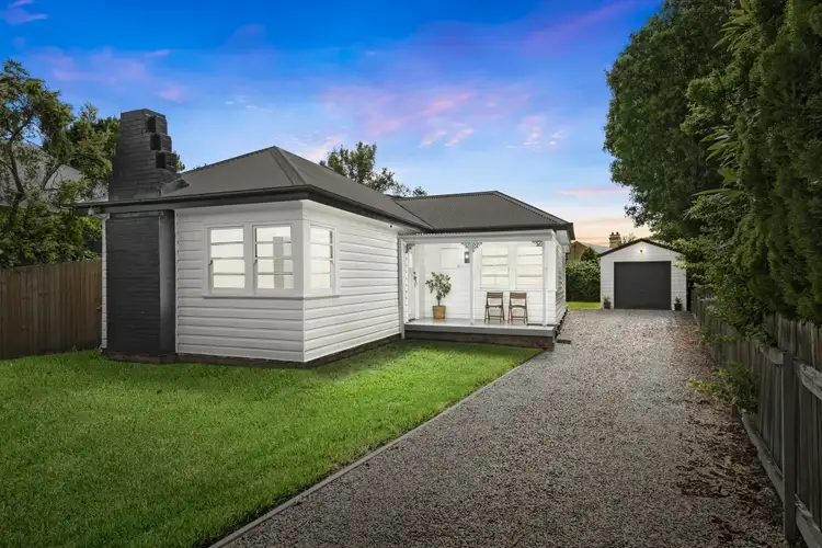 16 The Esplanade, Lorn NSW 2320