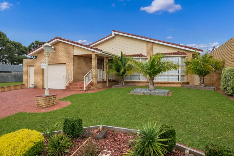 14 Chichester Drive, Taylors Lakes VIC 3038
