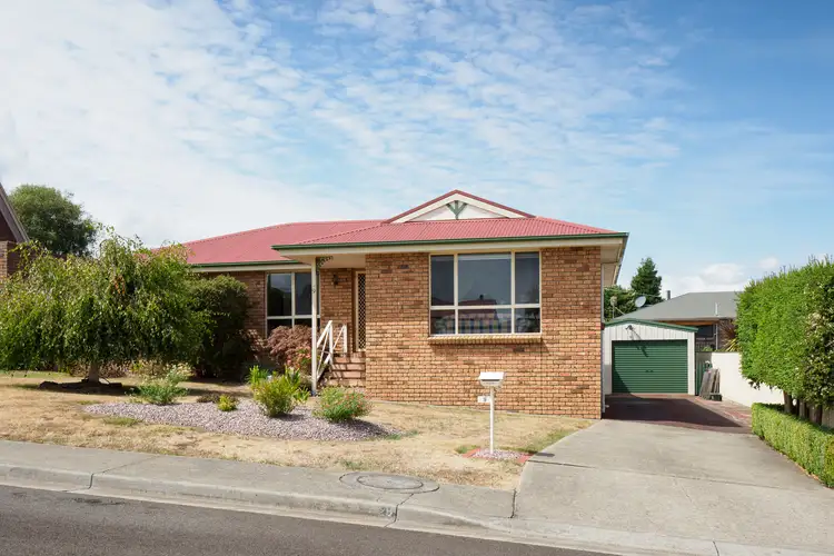 9 Dafnis Drive, Newnham TAS 7248