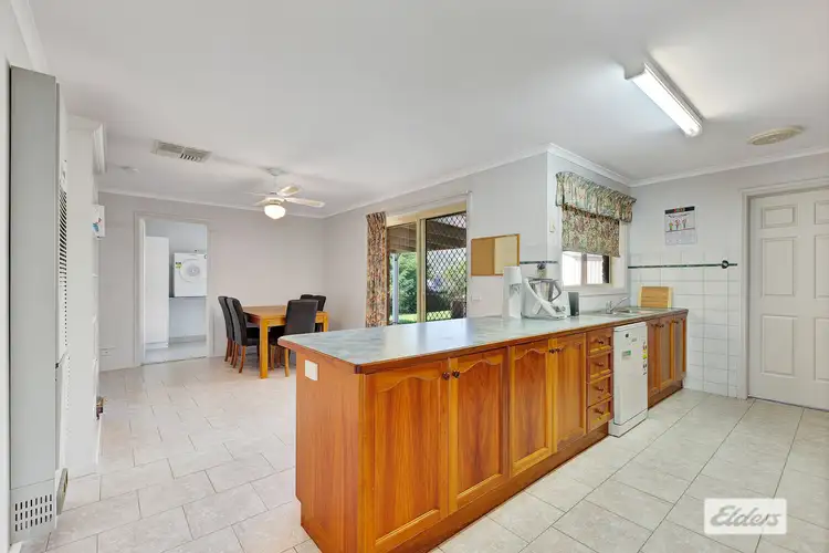Fourth view of Homely house listing, 2 Canary Court, Wodonga VIC 3690
