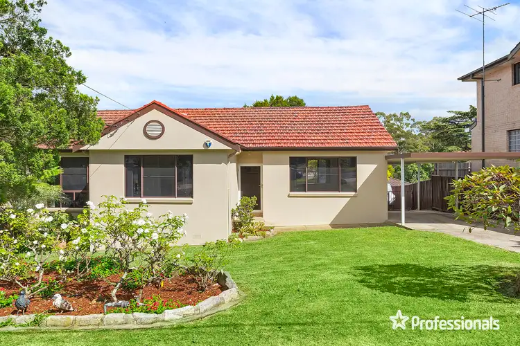 2 Drysdale Avenue, Picnic Point NSW 2213