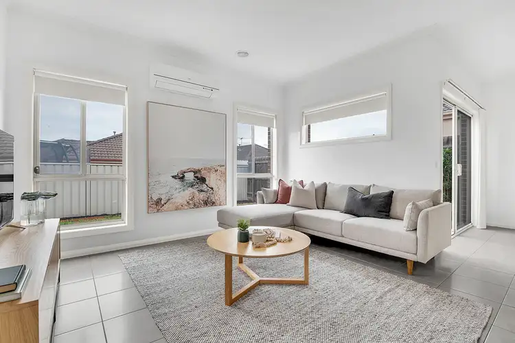 Sixth view of Homely house listing, 1/35 Pearl Drive, Craigieburn VIC 3064