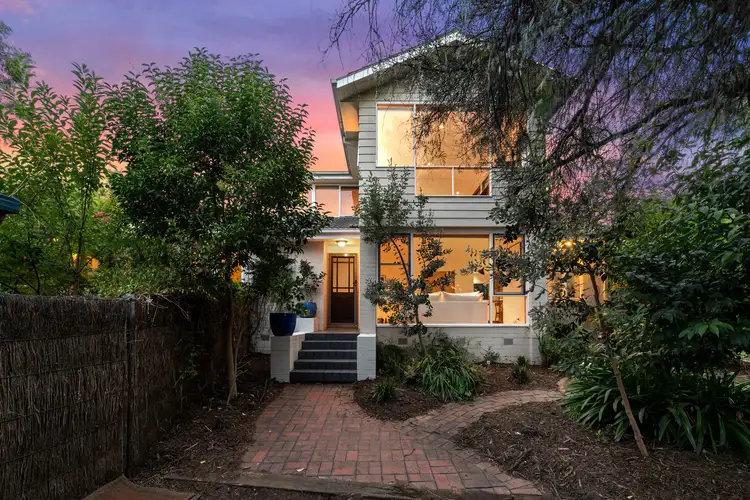 16 McCulloch Street, Curtin ACT 2605