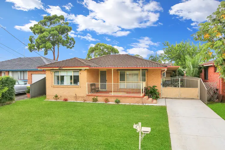 9 Tucks Road, Toongabbie NSW 2146